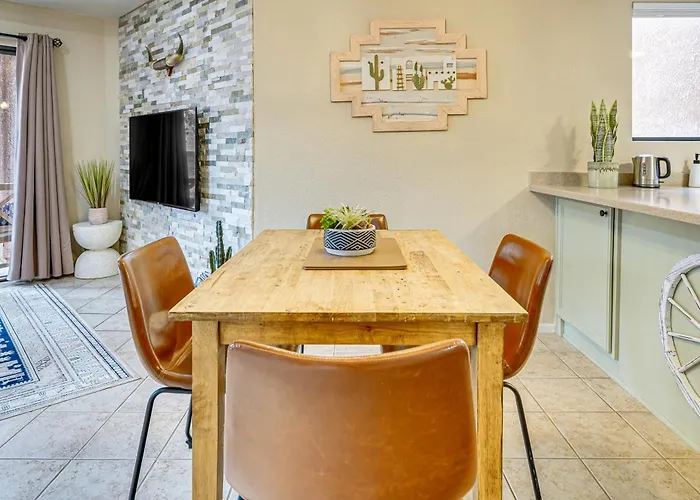 Holiday home 3 Mi To Sabino Canyon: W/ Perks!