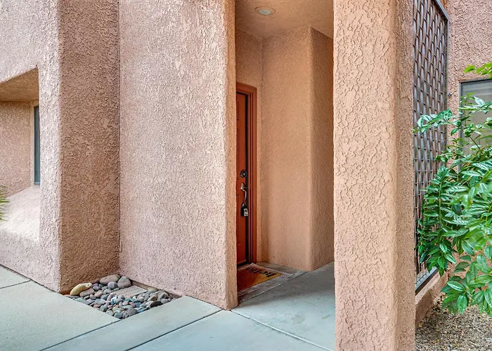 Holiday home 3 Mi To Sabino Canyon: W/ Perks! Tucson